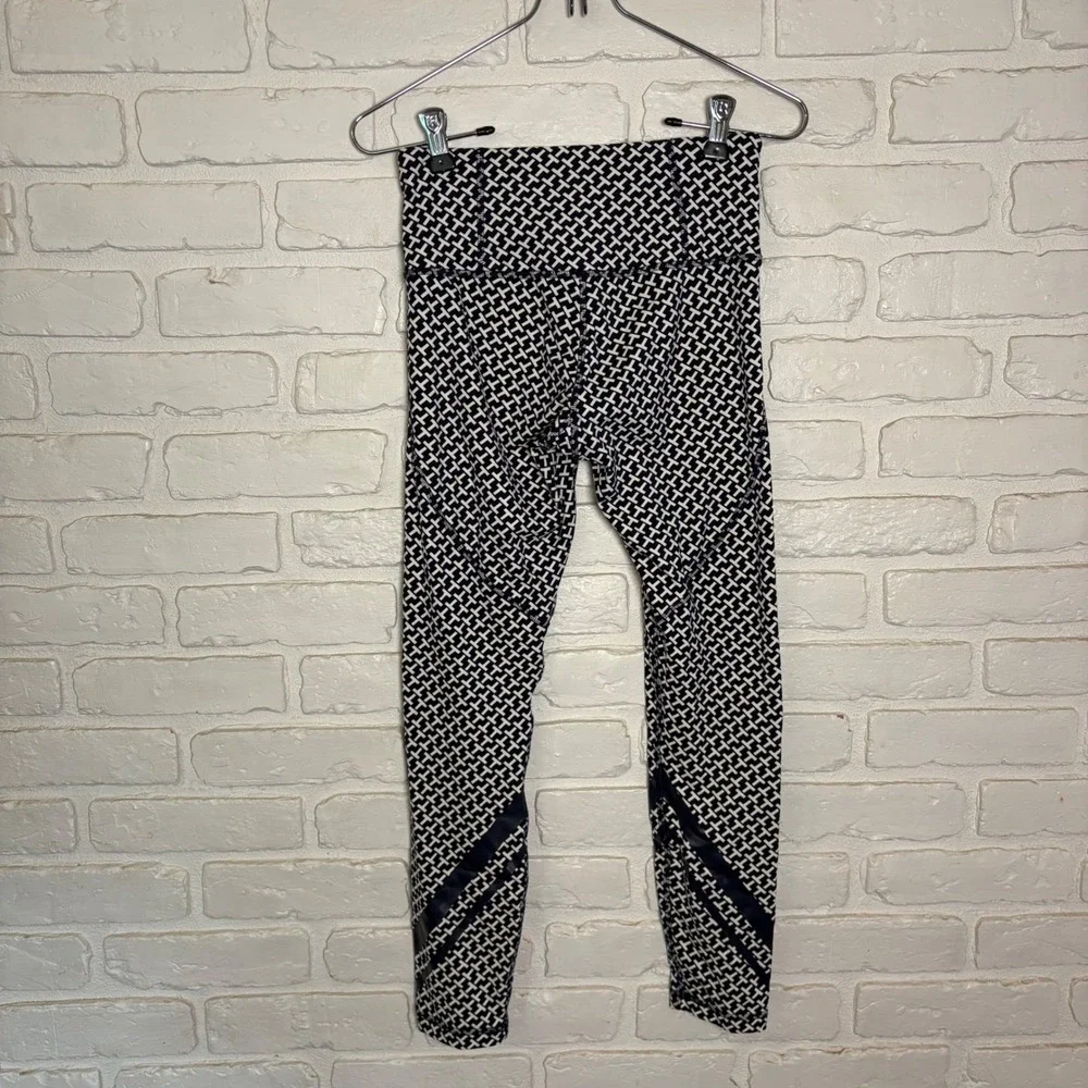 Tory Sport navy and white geometric pattern athletic leggings size XS